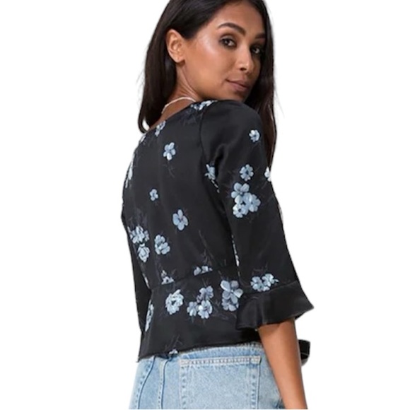 Motel Rocks Vinequa Top In Satin Mono Flower Black - Picture 14 of 14